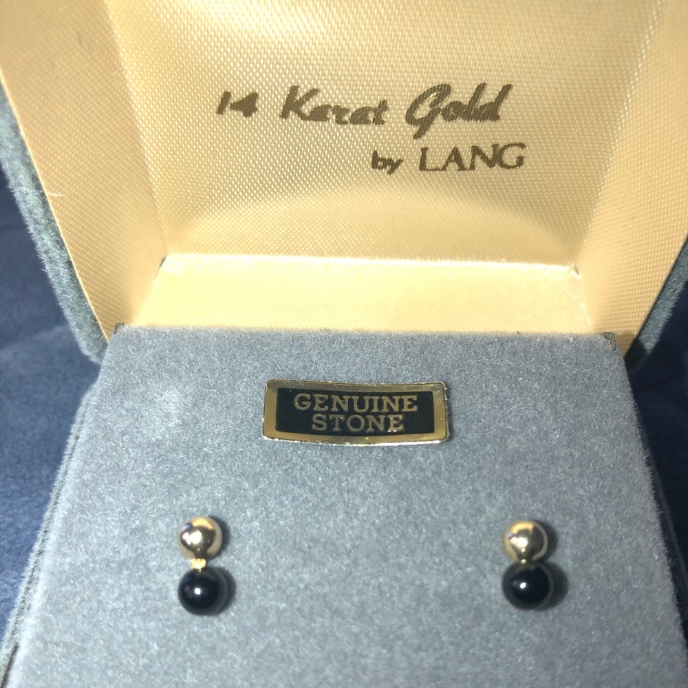 Solid 14k gold ear studs with Onyx Stone